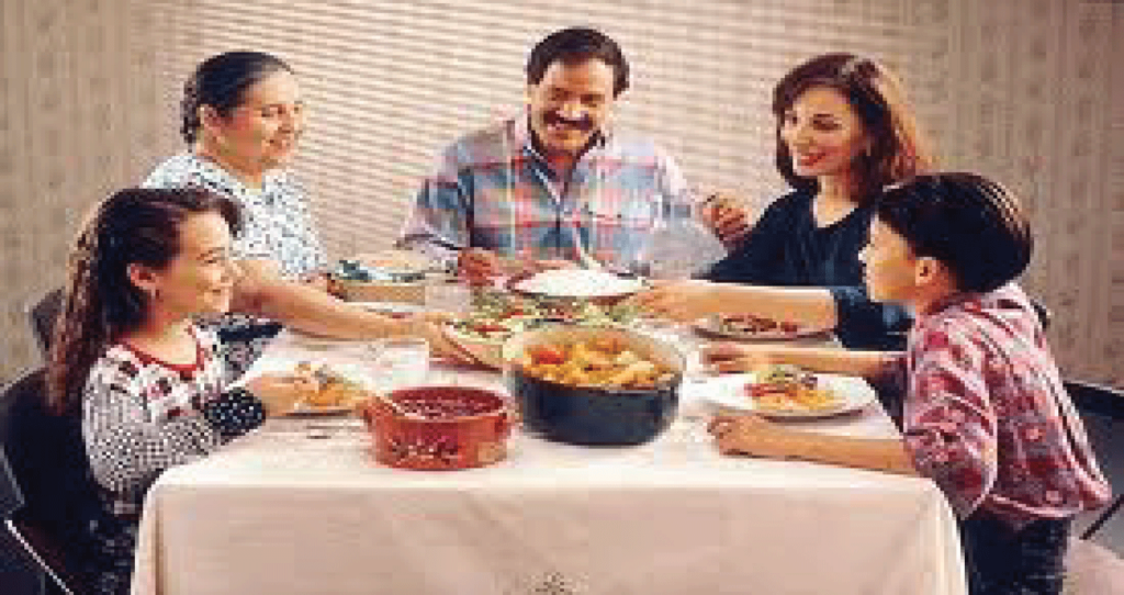 Study-Highlights-Importance-Complexities-Of-Family-Mealtimes