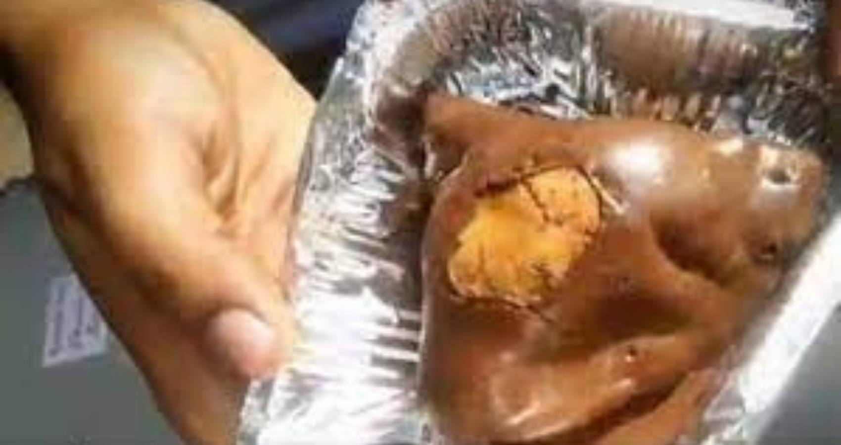 Samosas Dipped In Chocolate And Strawberry Go Viral