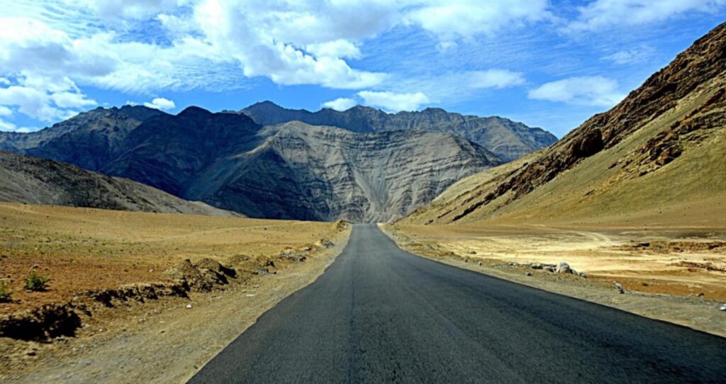 Building Road At 19,024 Feet In Ladakh Gets Guinness Recognition