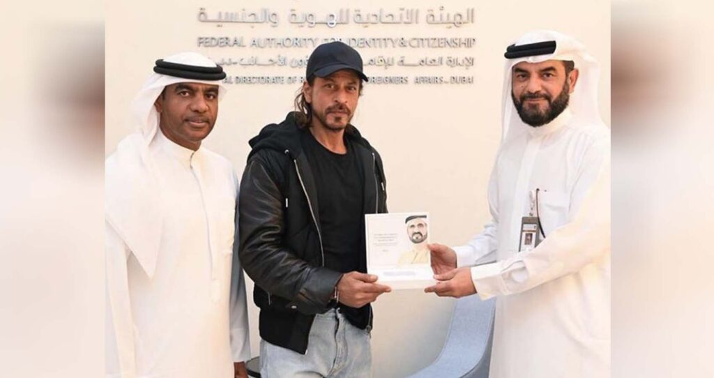 Shah Rukh Khan Honored With Happiness Card From UAE Govt