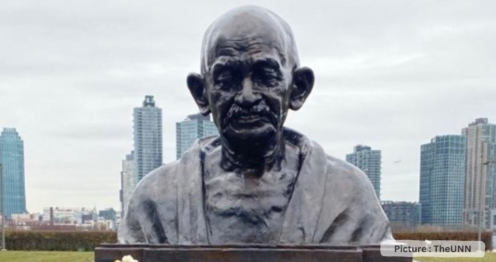 A Tribute To Mahatma Gandhiji
