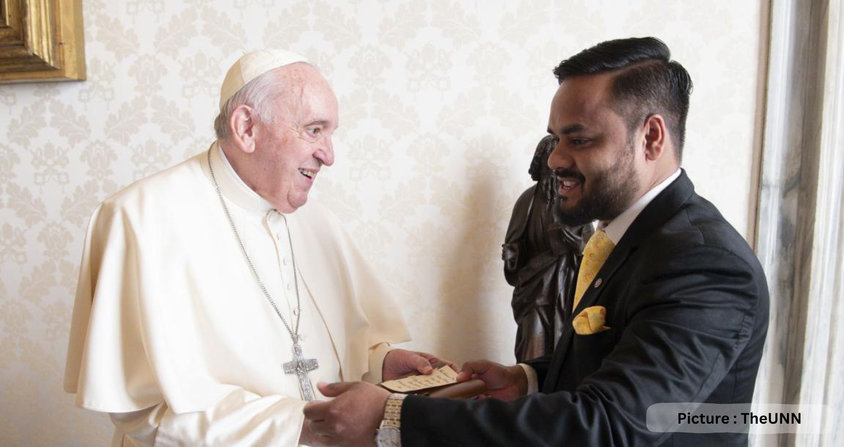 Pope Francis Meets Swami Vijay Kumar Durai