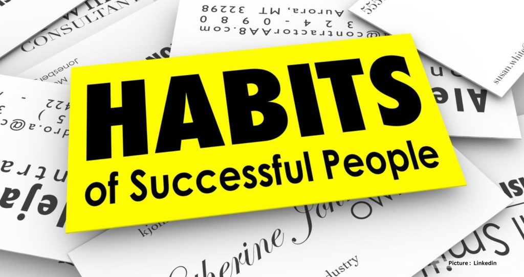 12 Habits Successful People Avoid in Social Settings