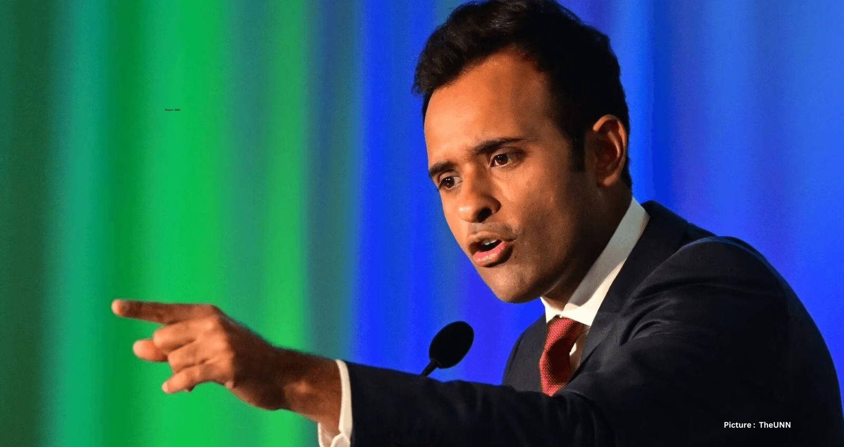 Featured & Cover Vivek Ramaswamy Pledges To Exit GOP Presidential Primary Over Trump’s Disqualification