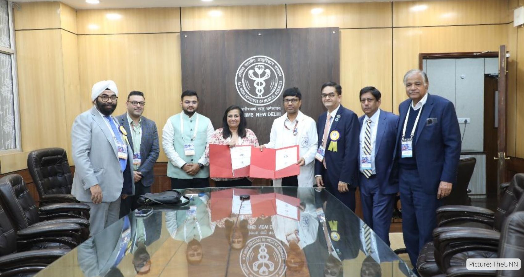 Feature and Cover AAPI Signs MoU with AIIMS for Collaboration in Research Student Exchange and Academics