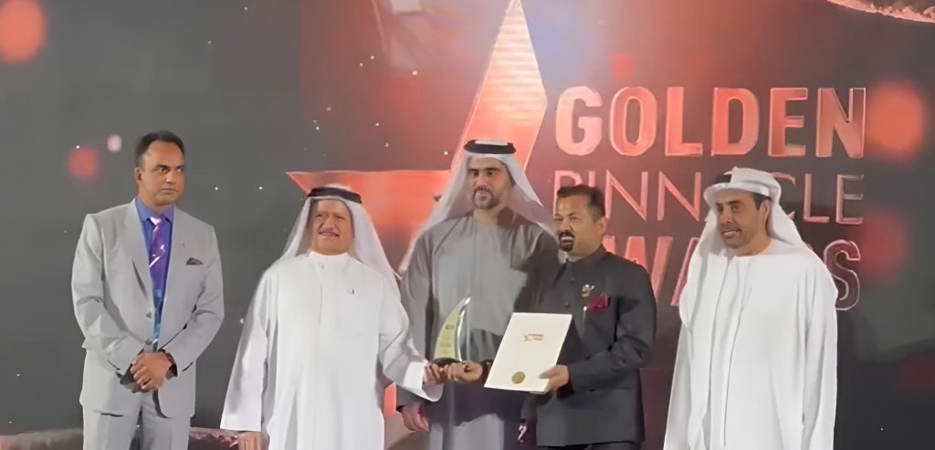 Girish Pant received International Achievers’ Award for Social Service in Dubai