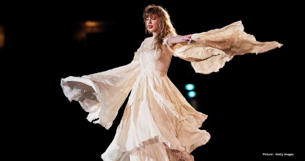 Taylor Swift Wows Singapore with Surprise Album Announcement and Magical Performances!