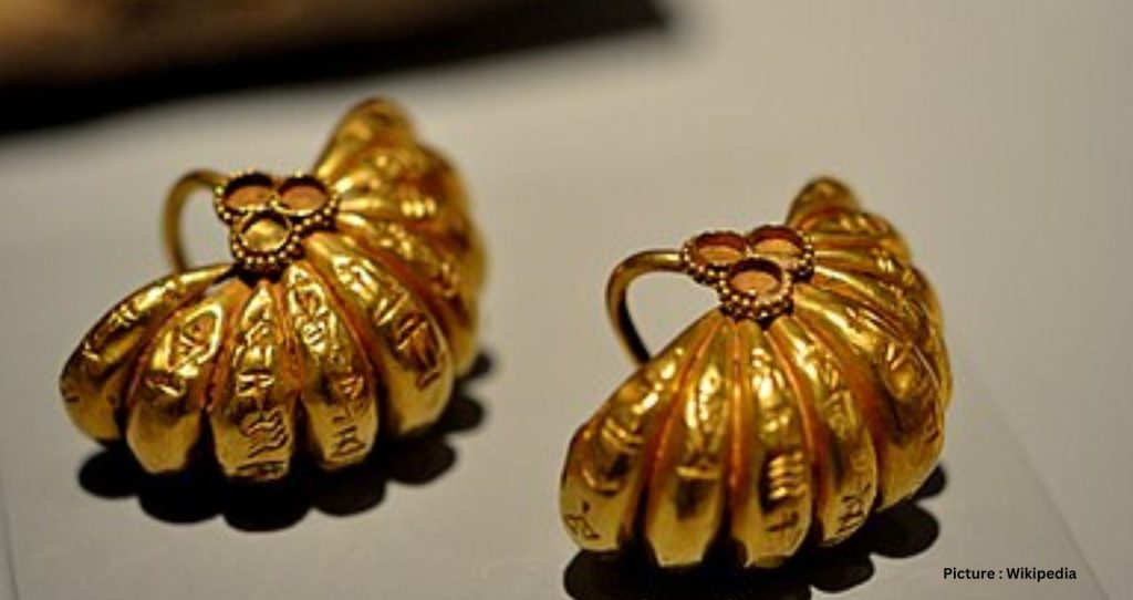 Featured & Cover Gold Prices Surge Amid Geopolitical Tensions and Federal Reserve Policies