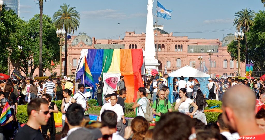 UK Population Report: Increase in LGB Identification Among Young People Suggests Social Influence