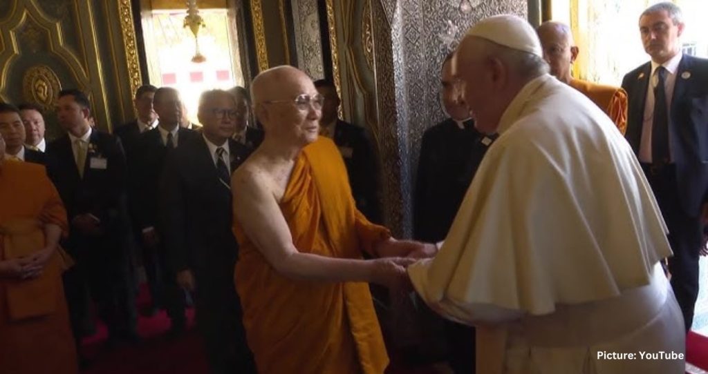 Pope Francis Meets Shaolin Monks at the Vatican Following Global Meditation Forum