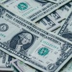 Dollar Slides as Trade Uncertainty and Data Filled Week Keep Markets on Edge