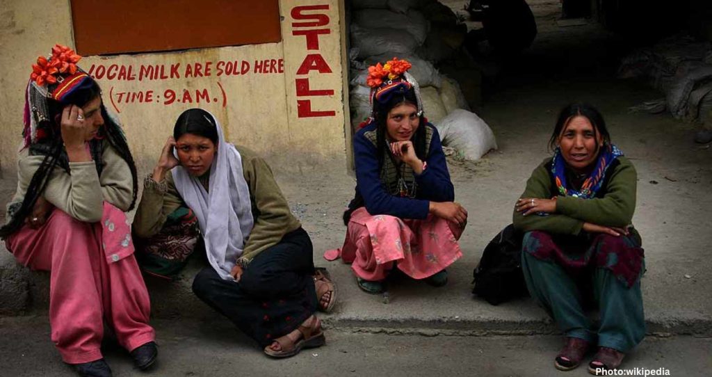 Ceasefire Brings Fleeting Relief as India-Pakistan Tensions Persist in Kashmir