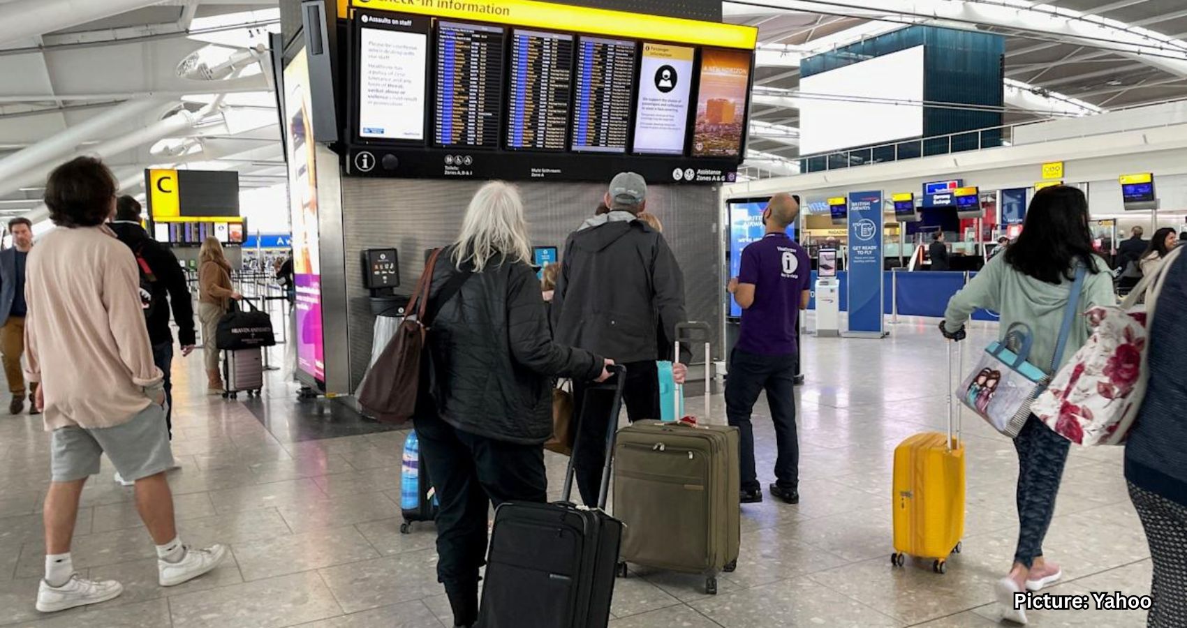 Featured & Cover Flight Chaos Grips Europe’s Busiest Airports as Over 500 Flights Affected in One Day