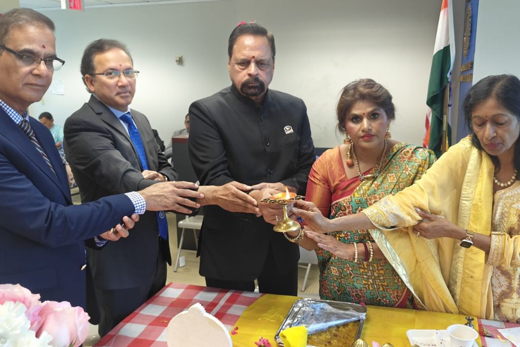 2 Dr Amit Chakrabarty & Dr Hetal Gor Formally Assume Charge as President & BOT Chairperson AAPI