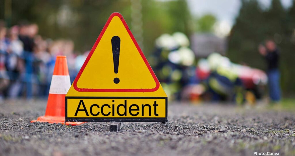 Two J&K Police Sub-Inspectors Killed in Srinagar Road Accident