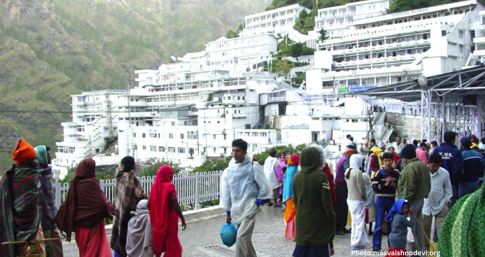 Feature and Cover Vaishno Devi Yatra Himkoti Track Closed Old Route Remains Open