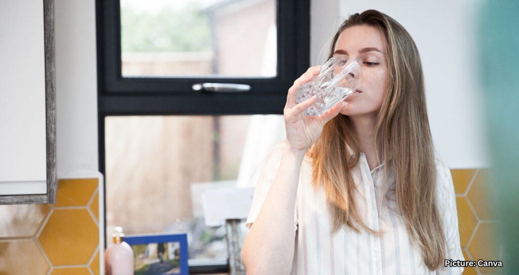 Featured & Cover Not Drinking Enough Water Increases Harmful Stress Hormones in the Body