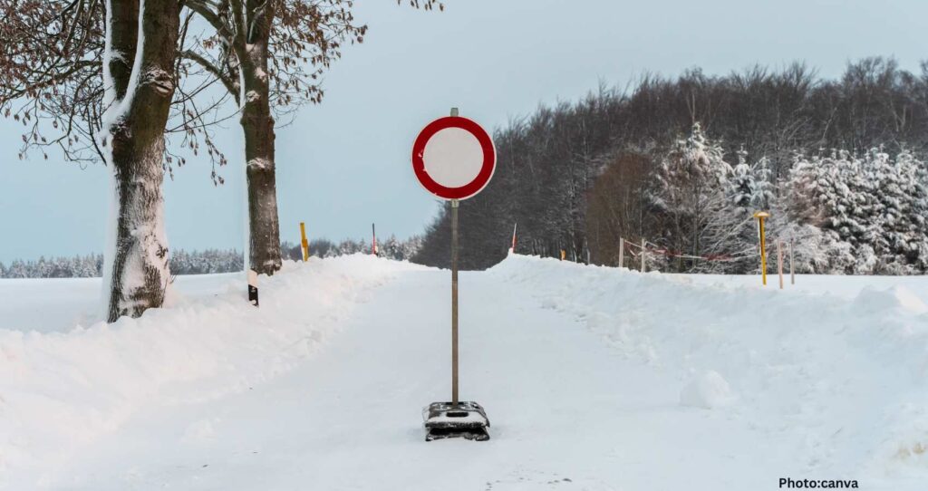 Red Alert Declared for Jammu and Kashmir Due to Severe Weather