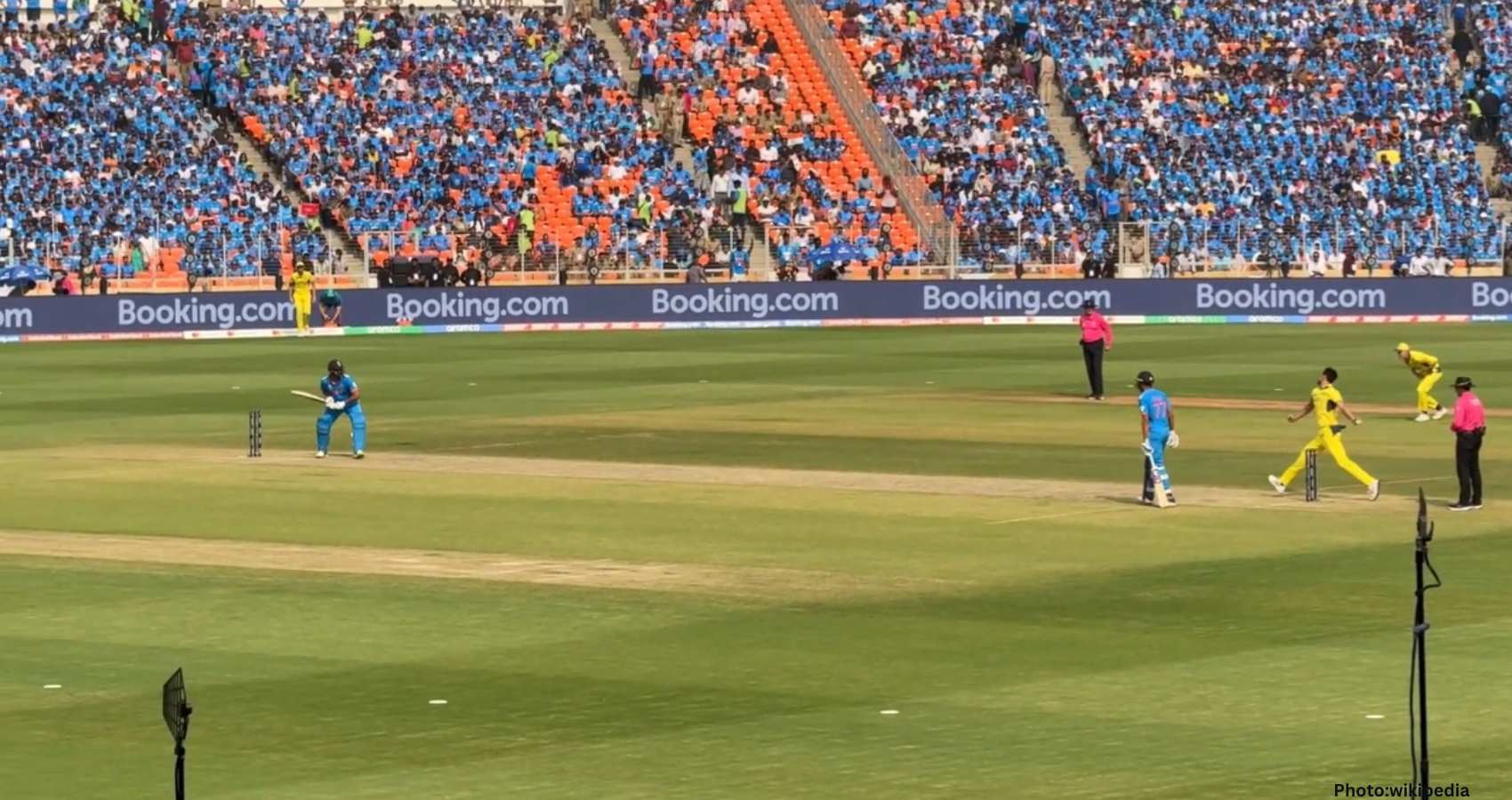 Feature and Cover India vs Australia 1st T20I Live Updates Rain Disrupts Match After Strong Start