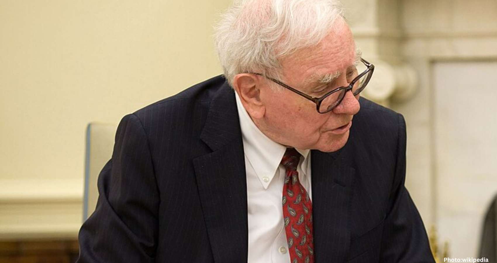 Feature and Cover Billionaire Investor Warren Buffett Plans Departure from Berkshire Hathaway