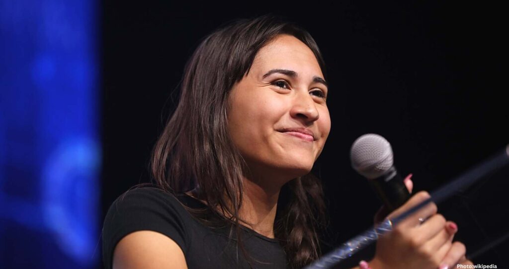 Detransitioner Chloe Cole Discusses Complications Following Gender Procedures