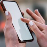 Featured & Cover Scammers Target Wireless Customers in New Phone Scheme