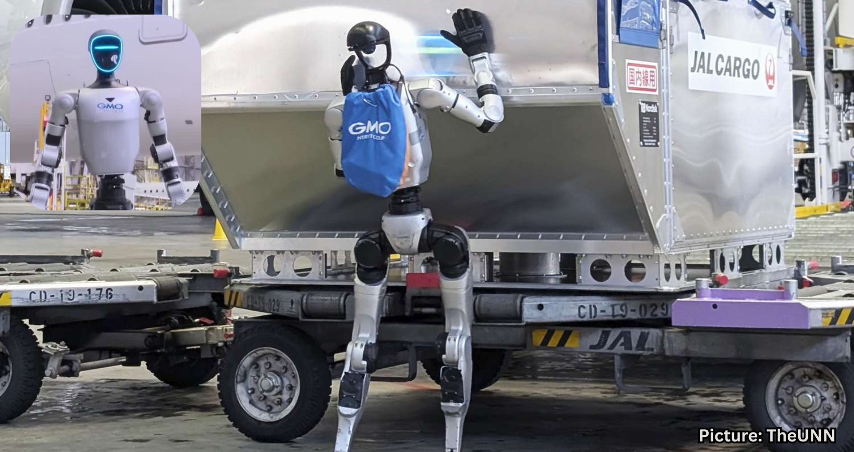 Featured & Cover Airport Robots Tested for Baggage Handling in Tokyo Trial