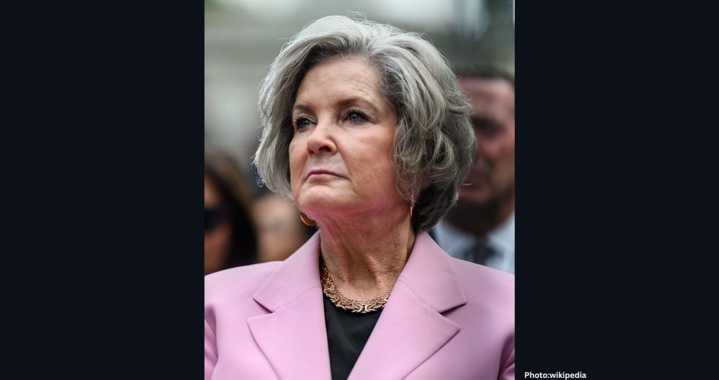 Featured & Cover Trump Commends Susie Wiles' Cancer Battle in Surprise Gala Video