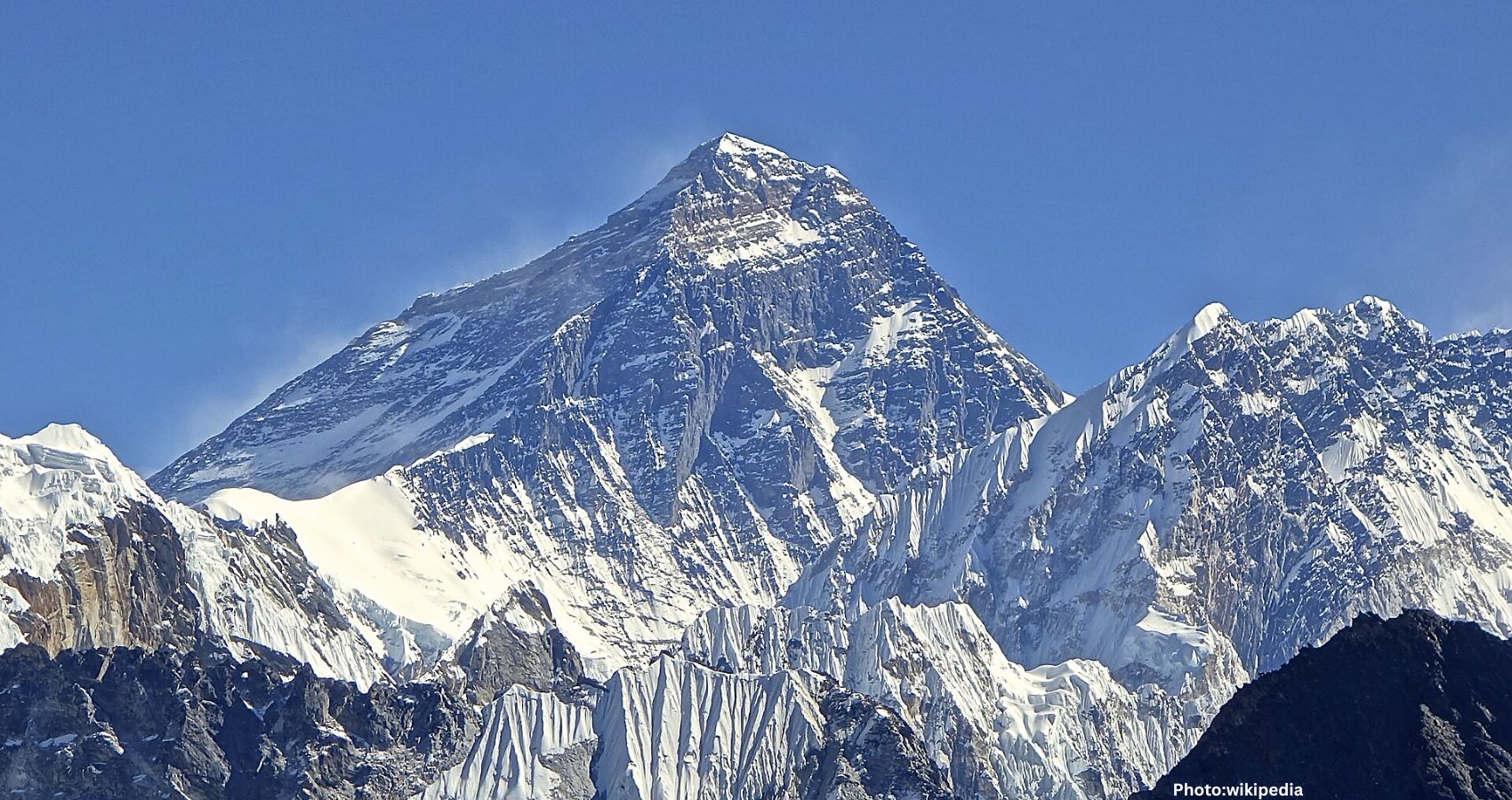 Record 274 Climbers Reach Mount Everest Summit in One Day