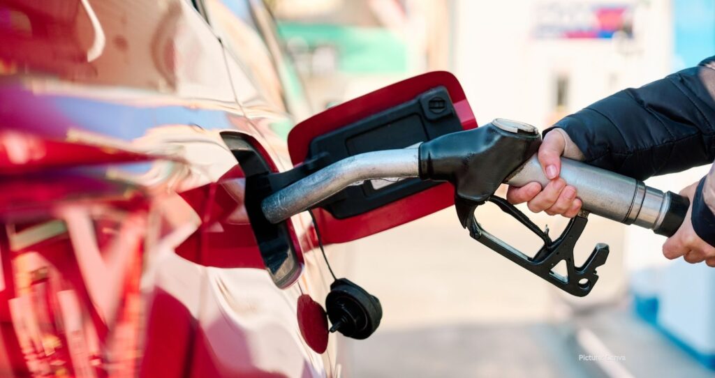 Pakistan Raises Fuel Prices in Response to Economic Challenges