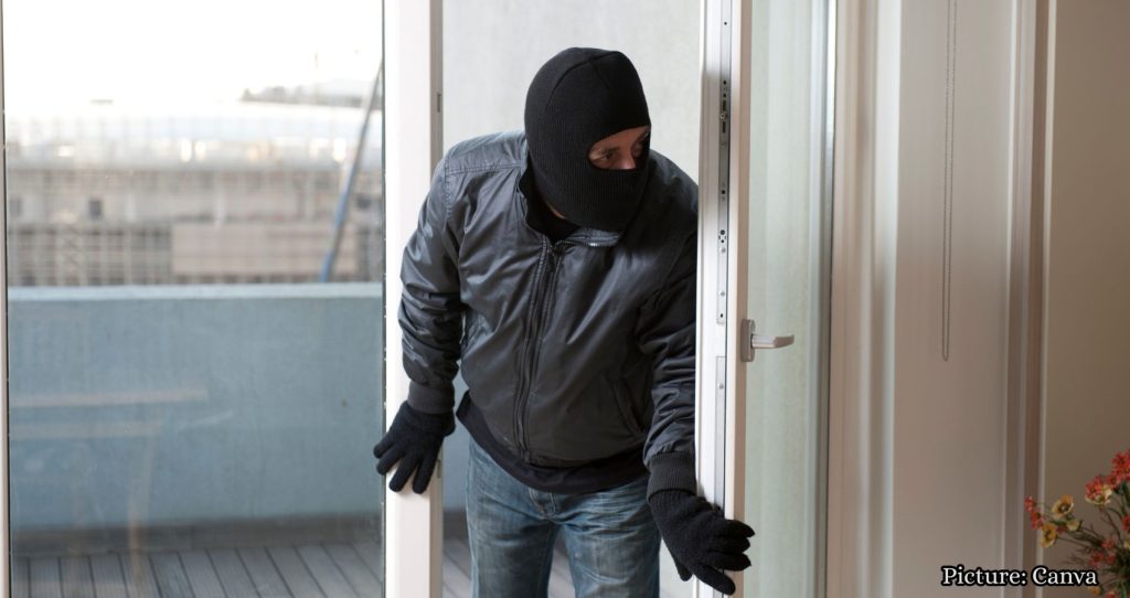 Featured & Cover Are Burglars Aware When Your Home Is Empty