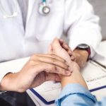 Featured & Cover Nearly Half of Americans Turn to AI for Health Advice Survey Finds